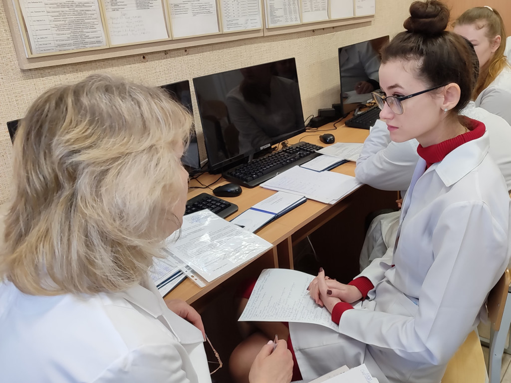Проміжне оцінювання лікарів-інтернів